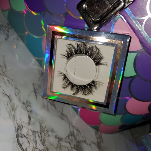 False eyelashes - Picture 6 of 11